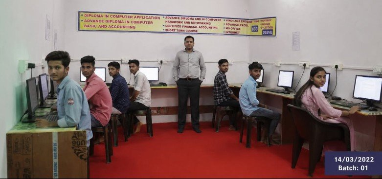 Free books and computer classes for our first batch (14 March 2022)